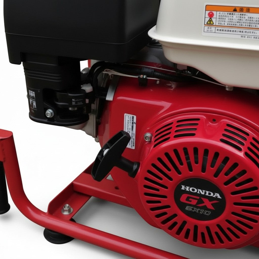 Bomba portátil contra incendios GERF SAFETY con motor Honda GX390 de 13HP en estructura de metal rojo resistente.