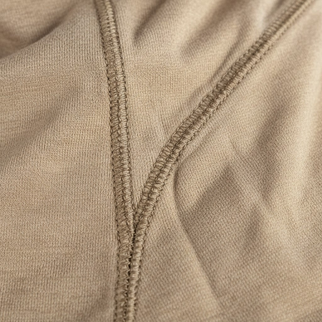 Detalle de costuras reforzadas en capucha ignífuga GERF SAFETY de Nomex IIIA color beige para bomberos