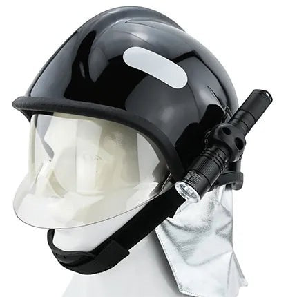 Casco de bombero negro GERF SAFETY estilo Europa con visor, protector de cuello de aluminio y linterna lateral.