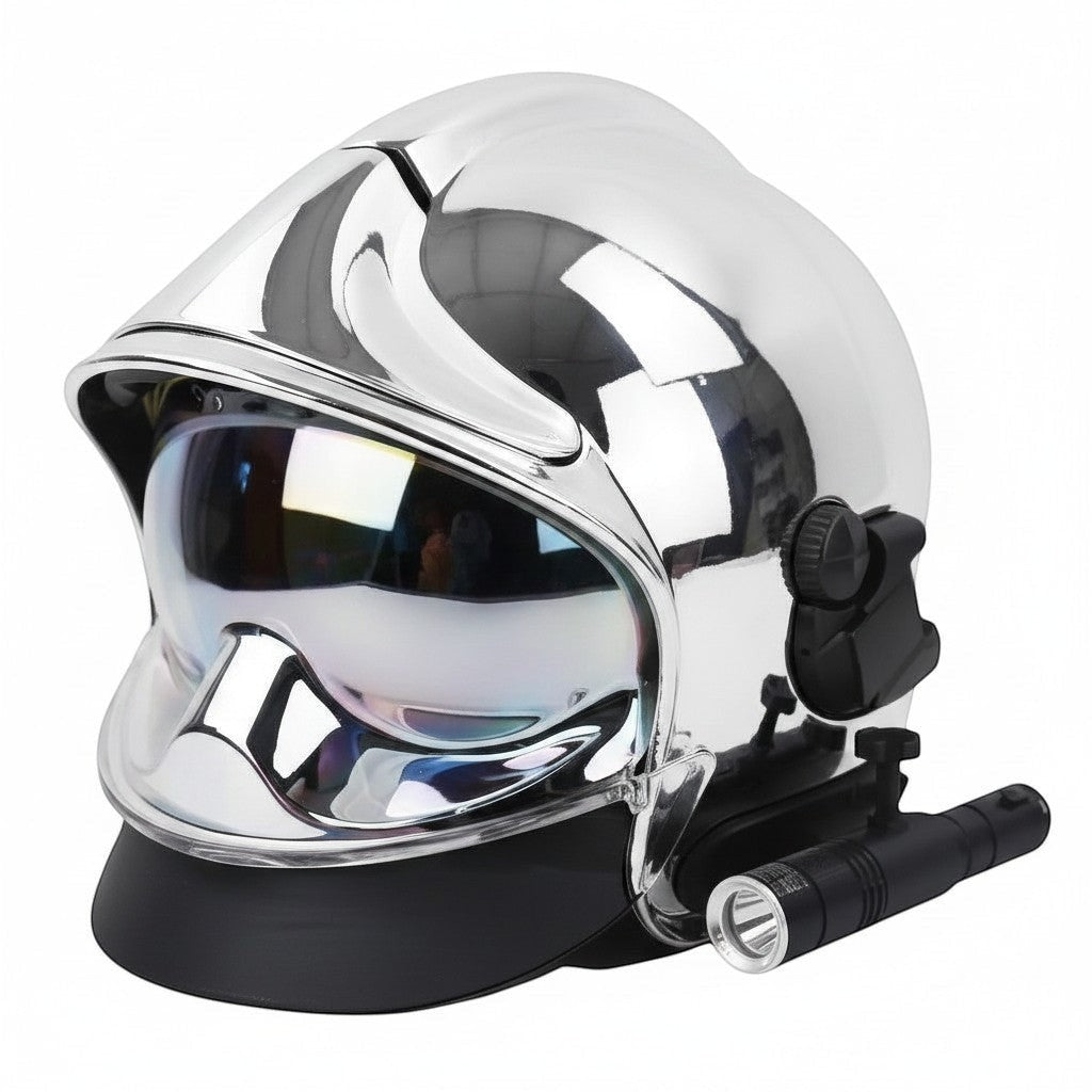 Casco de bombero GERF SAFETY F1AG plateado con visera dorada integral, carcasa de policarbonato y linterna lateral.