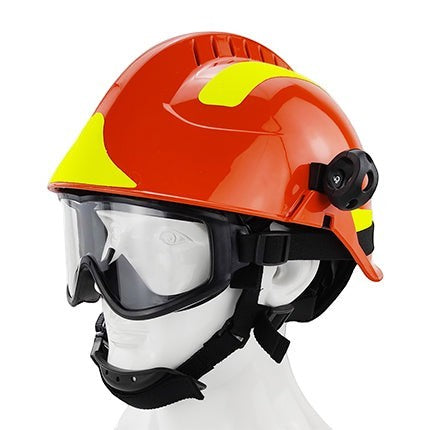 Casco de rescate GERF SAFETY rojo con gafas protectoras integradas, linterna y bandas reflectantes de alta visibilidad.