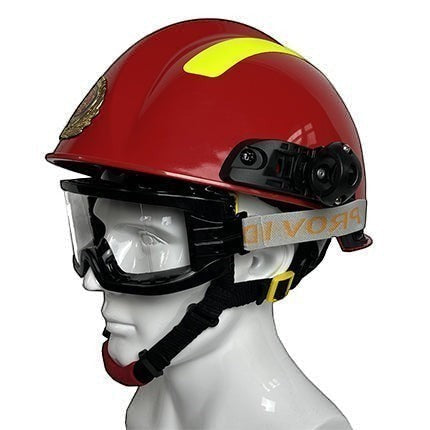 Casco de rescate GERF SAFETY rojo con gafas protectoras integradas, linterna y bandas reflectantes sobre maniquí.