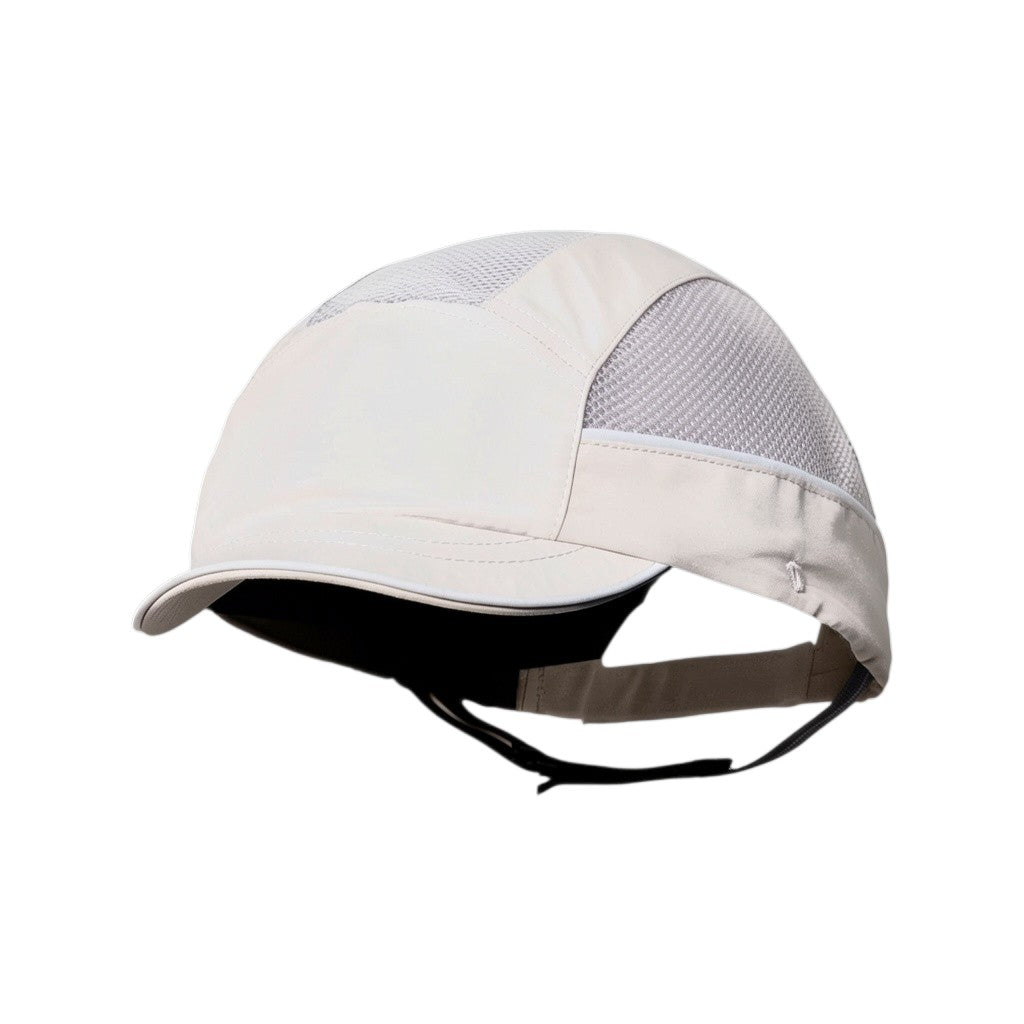 Gorra de seguridad GERF SAFETY Bump Cap en color beige con paneles de malla ventilada, visera corta y bandas reflectantes