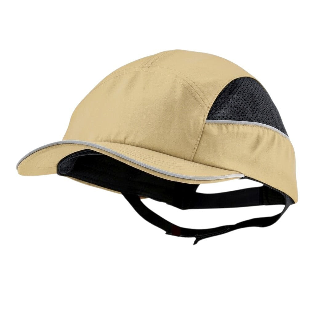 Gorra de seguridad GERF SAFETY color beige con carcasa ABS, visera de 5 cm, ventilación lateral y bandas reflectantes.