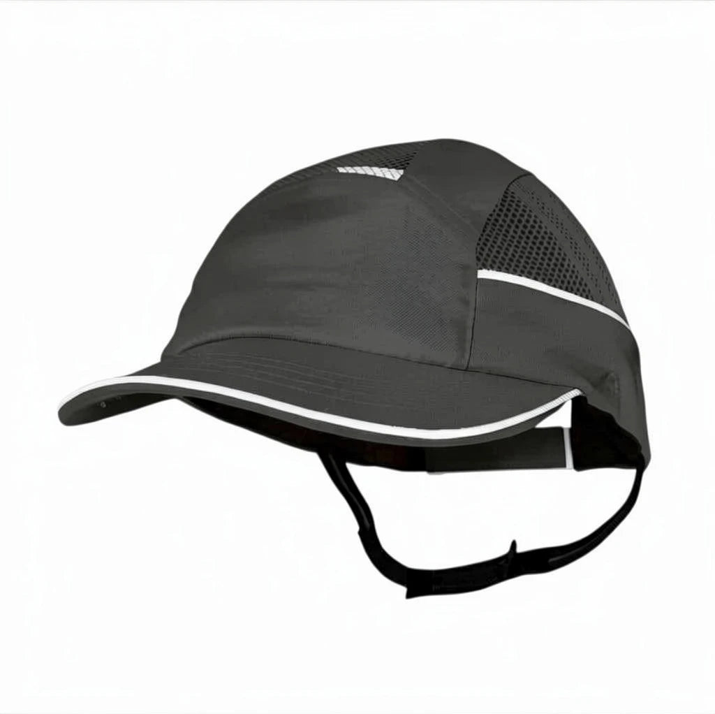 Gorra de seguridad GERF SAFETY tipo bump cap gris con visera de 5 cm, paneles de ventilación y bandas reflectantes.
