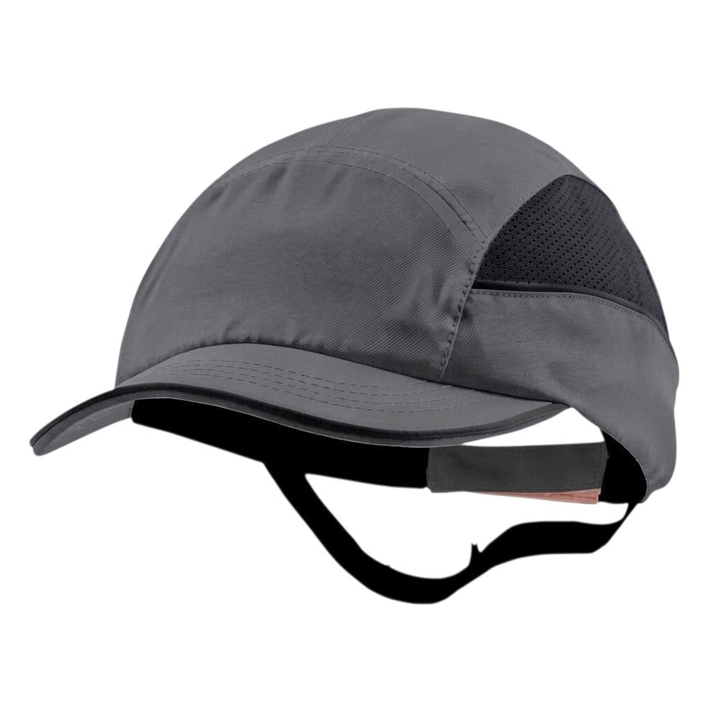 Gorra de seguridad GERF SAFETY gris con carcasa protectora, visera de 5 cm y paneles laterales de malla transpirable.