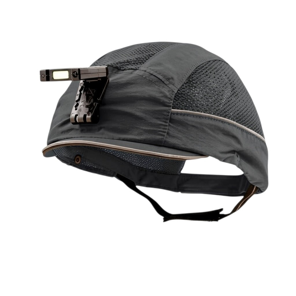 Gorra de seguridad GERF SAFETY Bump Cap gris con luz LED recargable, ventilación Air Stream y visera corta.