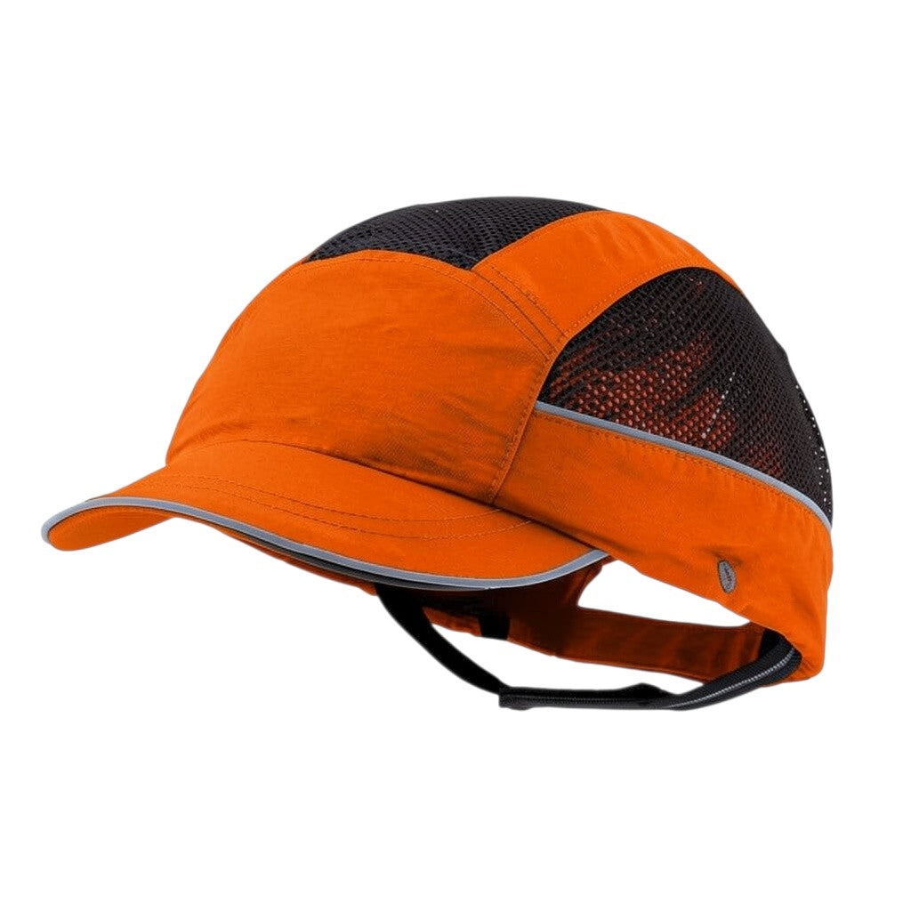 Gorra de seguridad GERF SAFETY naranja con visera de 5 cm, bandas reflectantes y paneles de malla para ventilación.