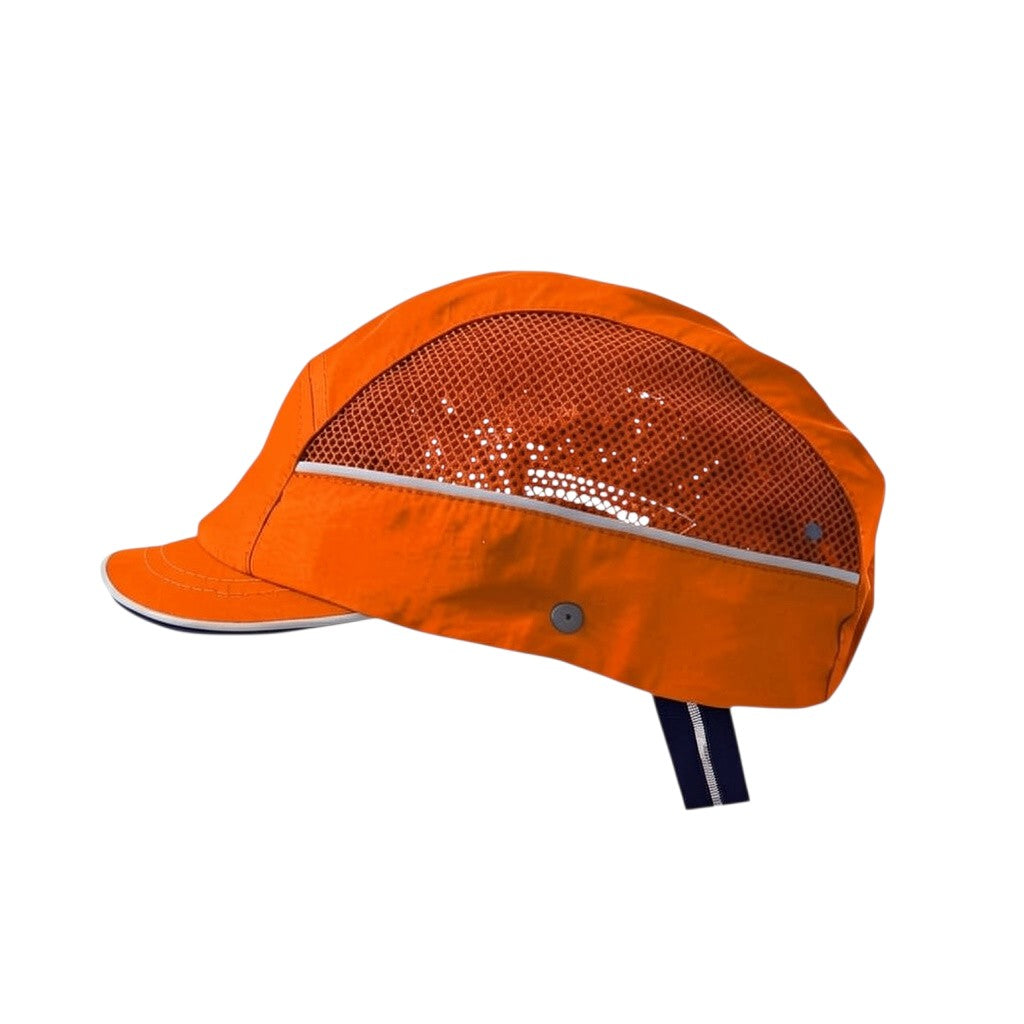 Gorra de seguridad GERF SAFETY color naranja con paneles de malla hiperventilados y bandas reflectantes laterales.