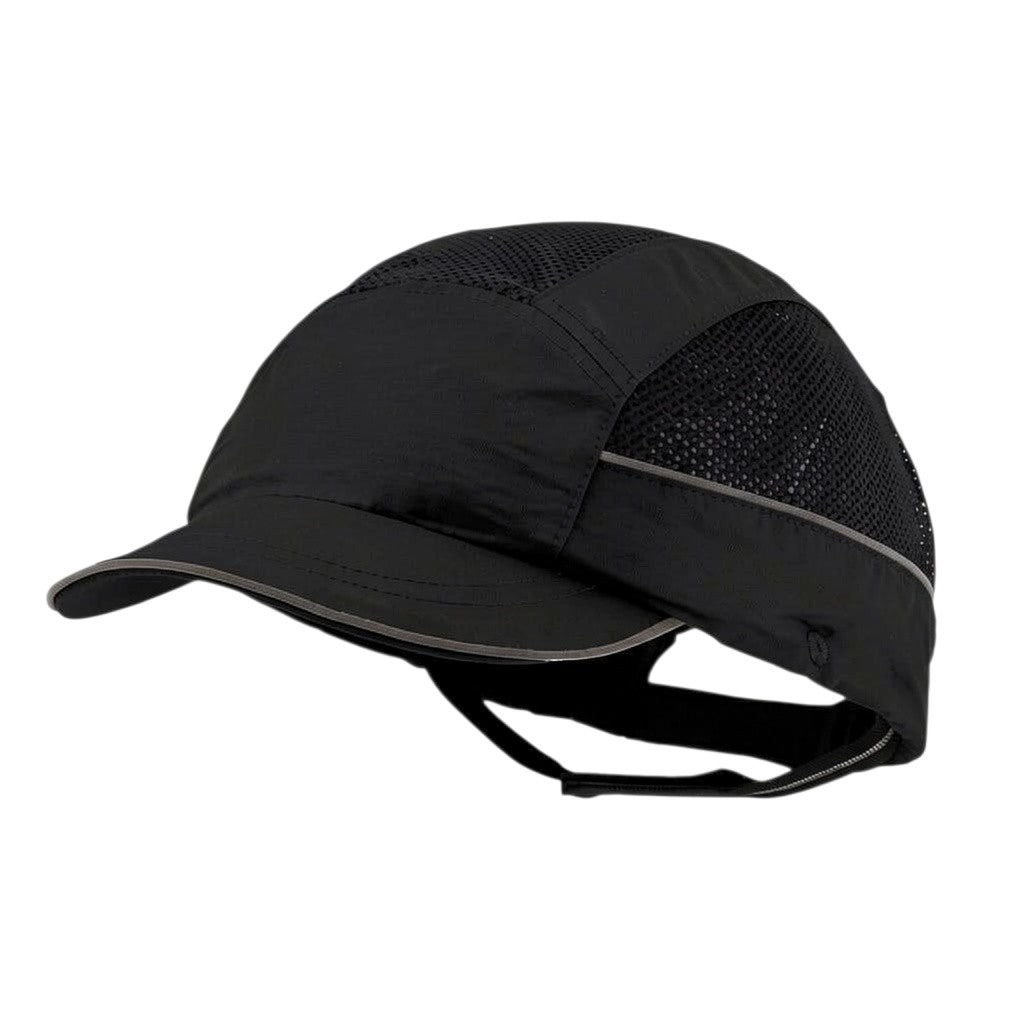 Gorra de seguridad GERF SAFETY negra con carcasa ABS, ventilación lateral y bandas reflectantes para alta visibilidad.