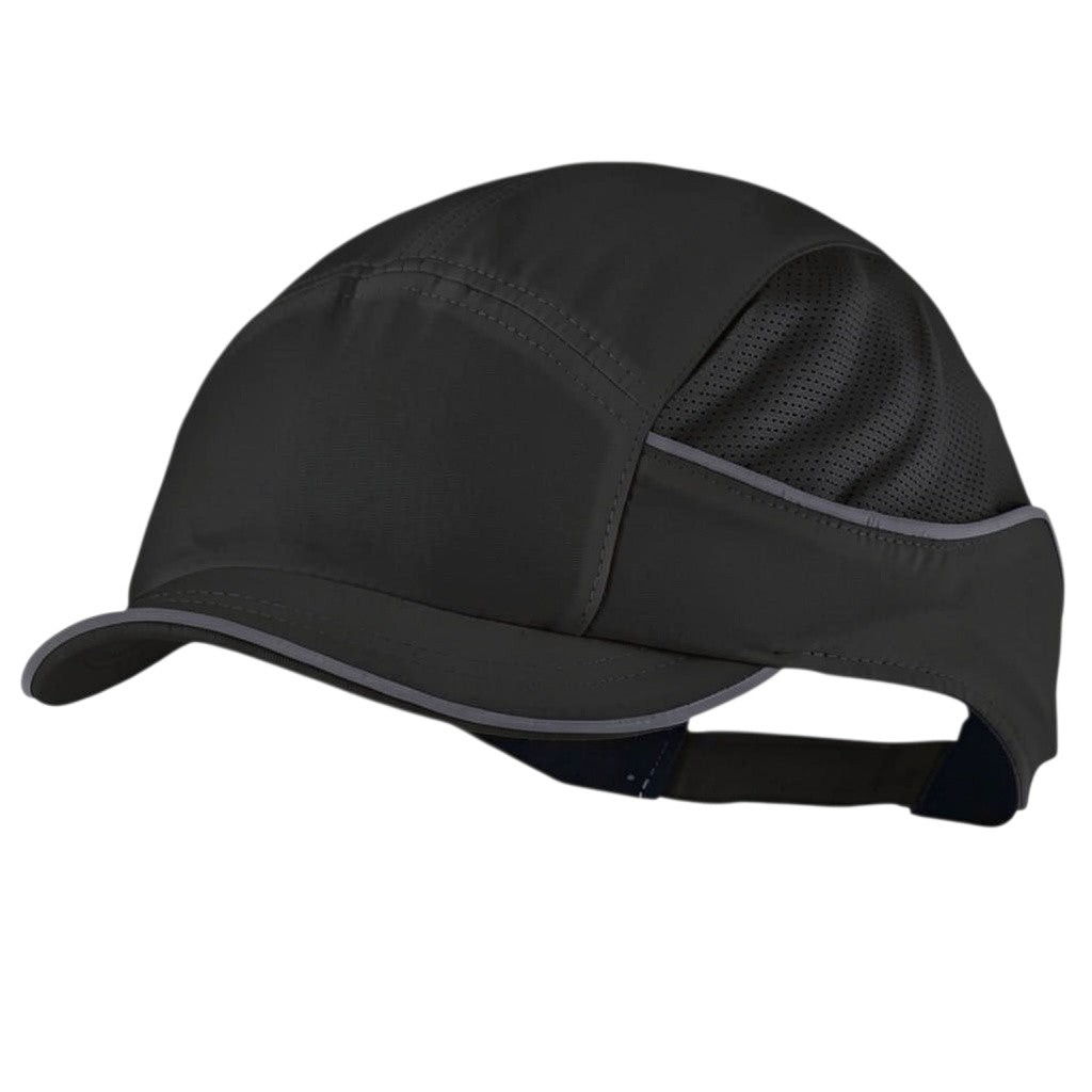 Gorra de seguridad negra GERF SAFETY Bump Cap Air+ con visera de 3 cm, ventilación lateral y bandas reflectantes.