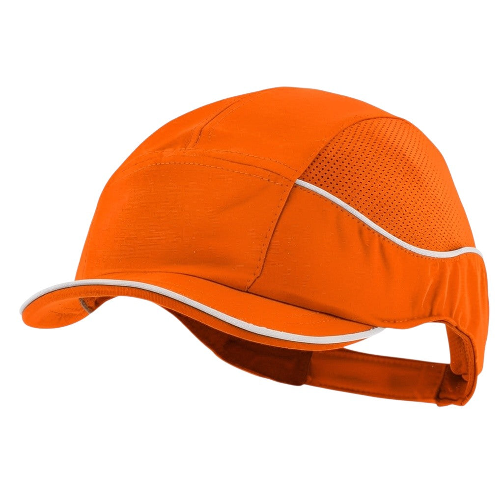 Gorra de seguridad GERF SAFETY roja con visera corta, bandas reflectantes y paneles laterales hiperventilados.