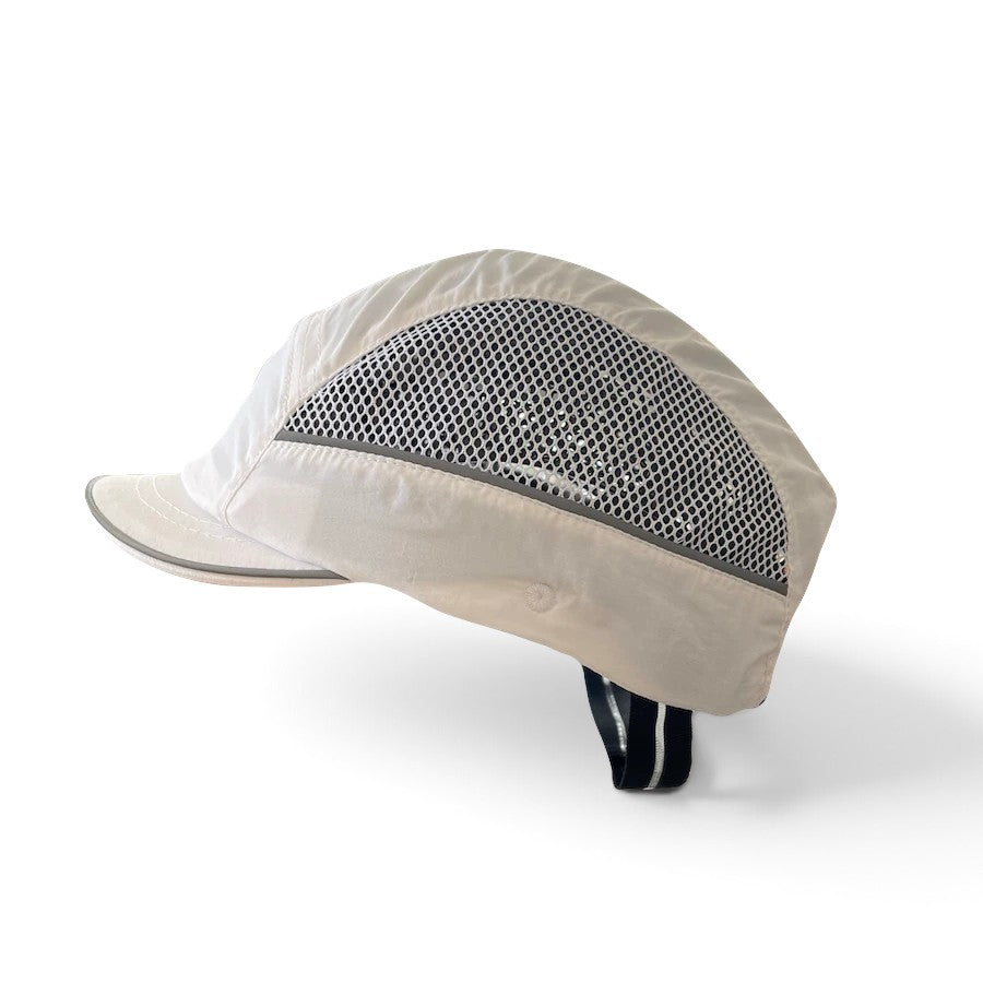 Gorra de seguridad GERF SAFETY Air Stream con ventilación, visera corta y bandas reflectantes en color beige