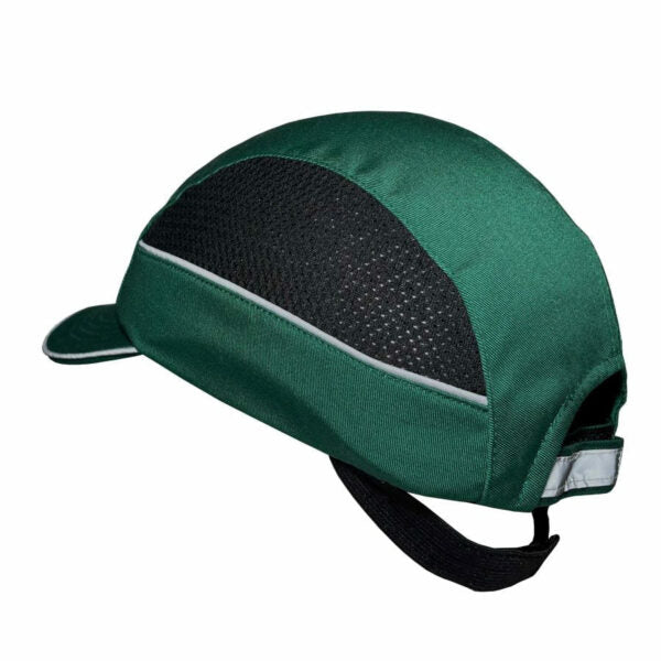 Gorra de seguridad GERF SAFETY verde con carcasa ABS, bandas reflectantes y paneles de ventilación laterales.