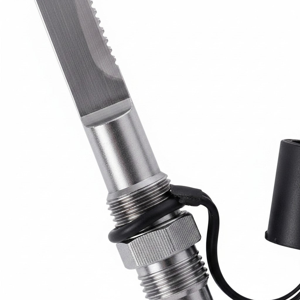 Detalle de la hoja de acero de tungsteno de la hacha multifuncional GERF SAFETY con sierra integrada