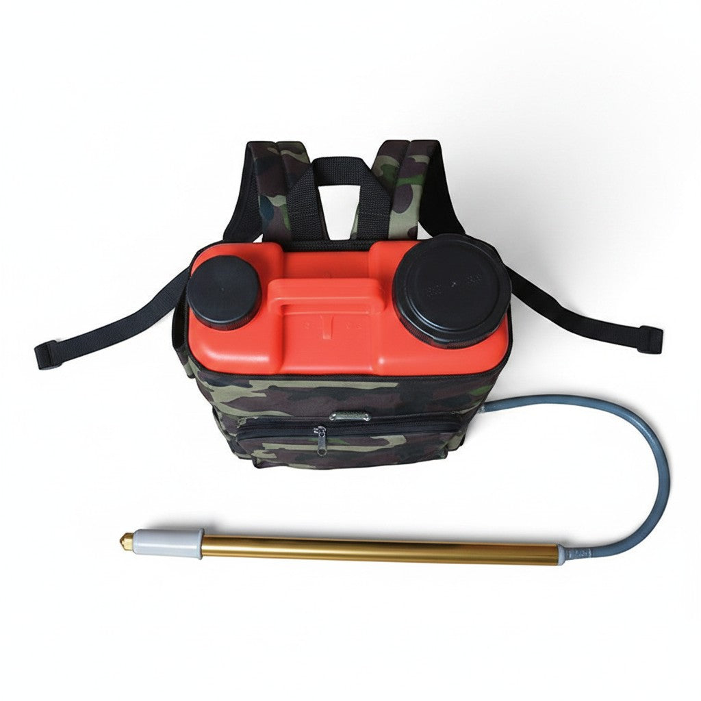 Mochila extintora GERF SAFETY de 20L con diseño camuflaje, fabricada en ABS y lona, incluye bomba ergonómica de latón.