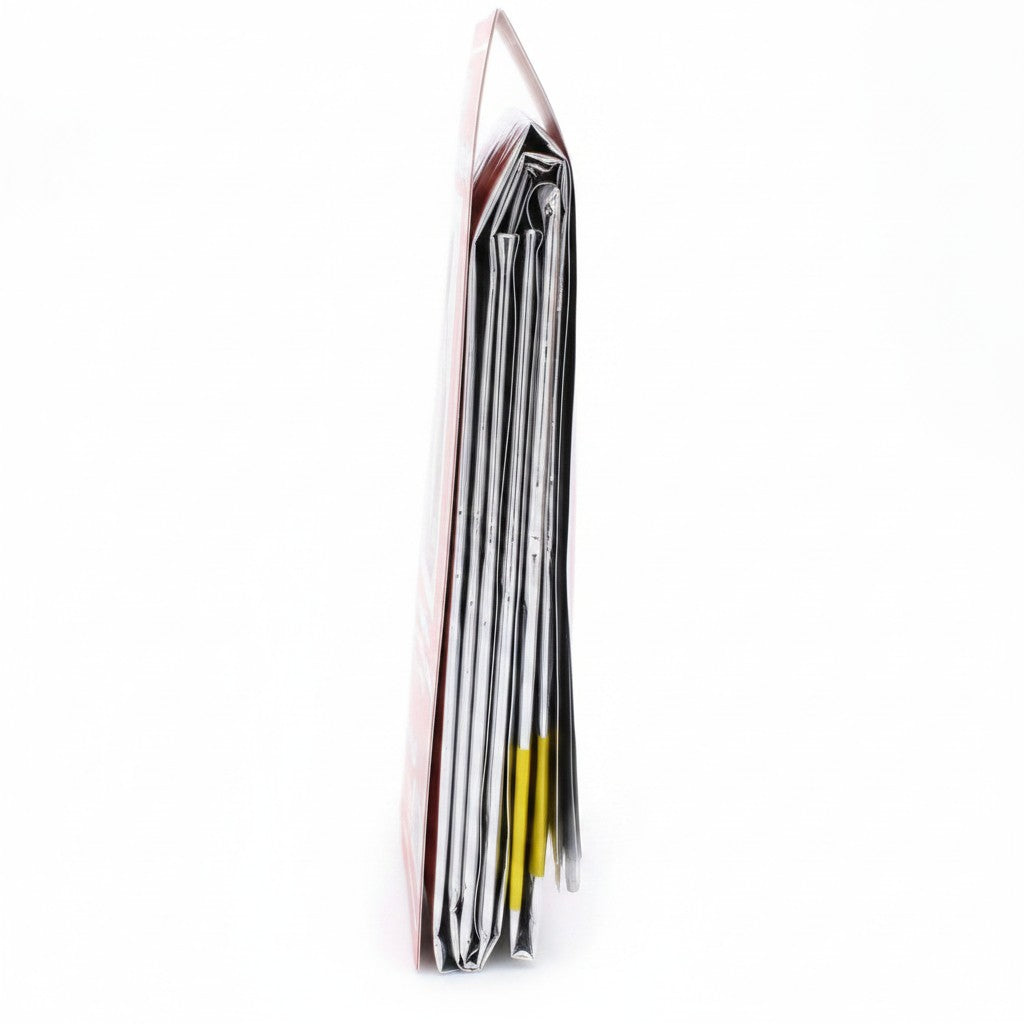 Saco de dormir de emergencia GERF SAFETY para 2 personas, compacto y plegado en material Mylar plateado reflectante.