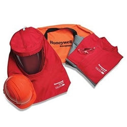 Kit de seguridad Salisbury 8 Cal, mono y peto con capucha PrismShield GERF®